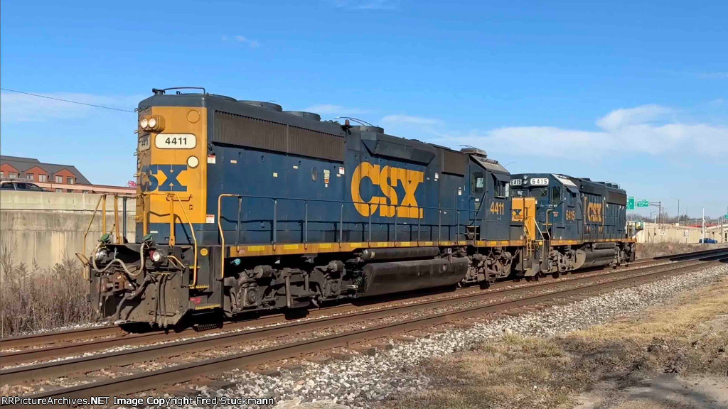 CSX 4411 now returns from CP120.